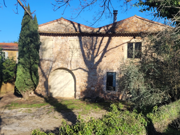 11-bedroom Commercial In Beziers, France (1.000 M²)