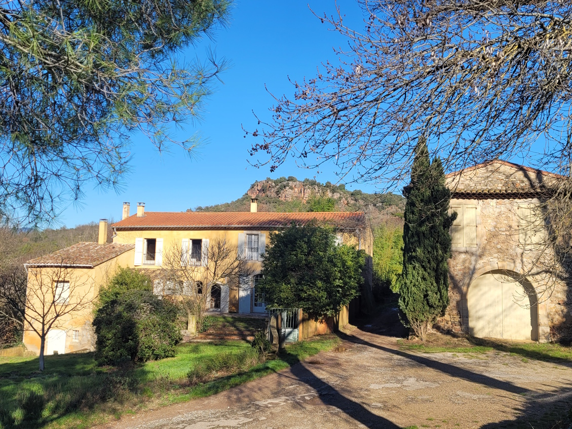 11-bedroom Commercial In Beziers, France (1.000 M²)