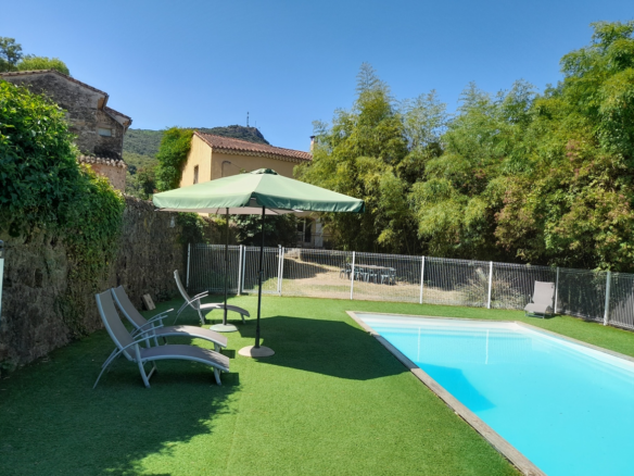 11-bedroom Commercial In Beziers, France (1.000 M²)