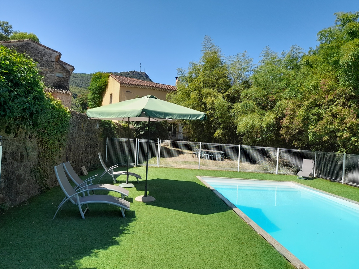 11-bedroom Commercial In Beziers, France (1.000 M²)