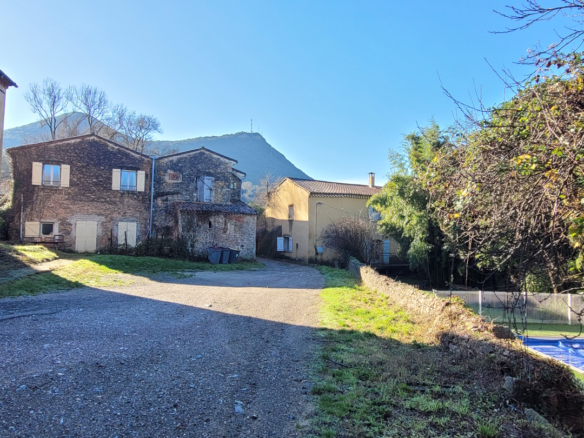 11-bedroom Commercial In Beziers, France (1.000 M²)