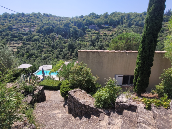 3-bedroom Detached House In Bedarieux, France (75 M²)