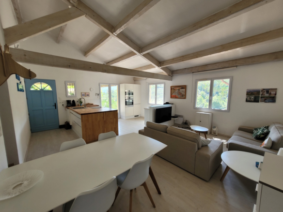3-bedroom Detached House In Bedarieux, France (75 M²)