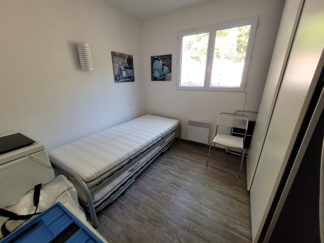 3-bedroom Detached House In Bedarieux, France (75 M²)