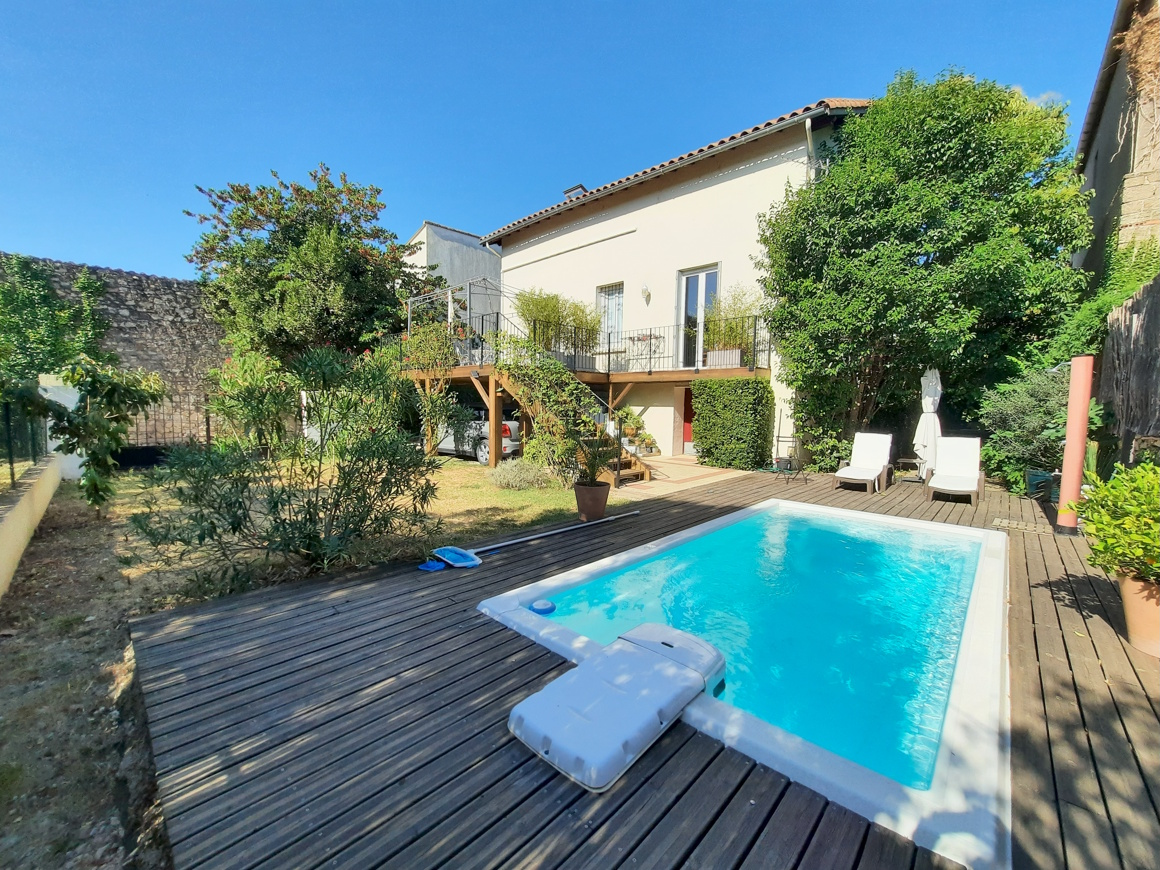 3-bedroom Detached House In Herepian, France (148 M²)