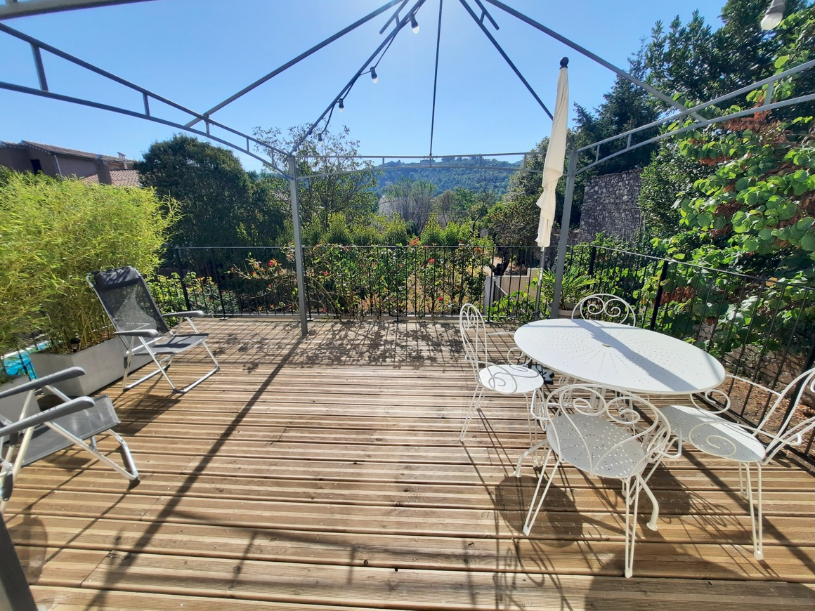 3-bedroom Detached House In Herepian, France (148 M²)