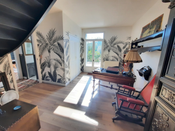 3-bedroom Detached House In Herepian, France (148 M²)