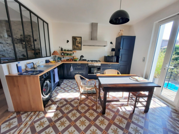 3-bedroom Detached House In Herepian, France (148 M²)