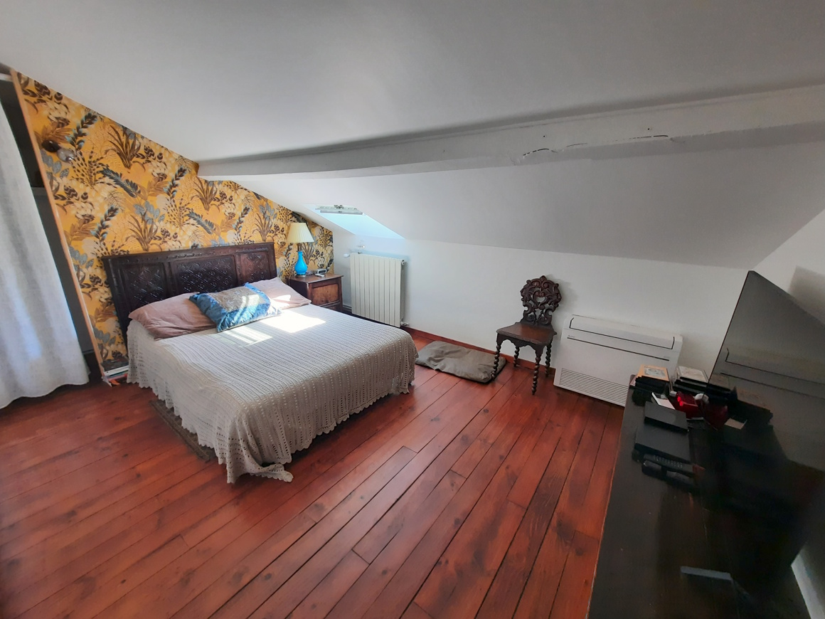 3-bedroom Detached House In Herepian, France (148 M²)