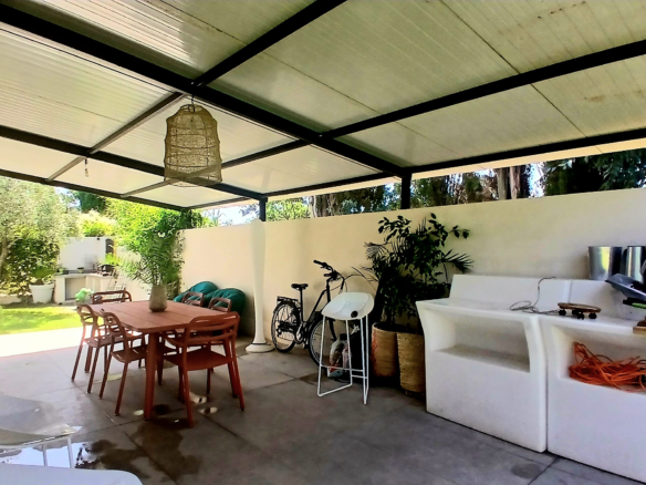 3-bedroom Detached House In Beziers, France (106 M²)