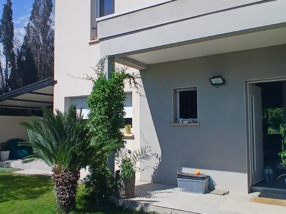 3-bedroom Detached House In Beziers, France (106 M²)