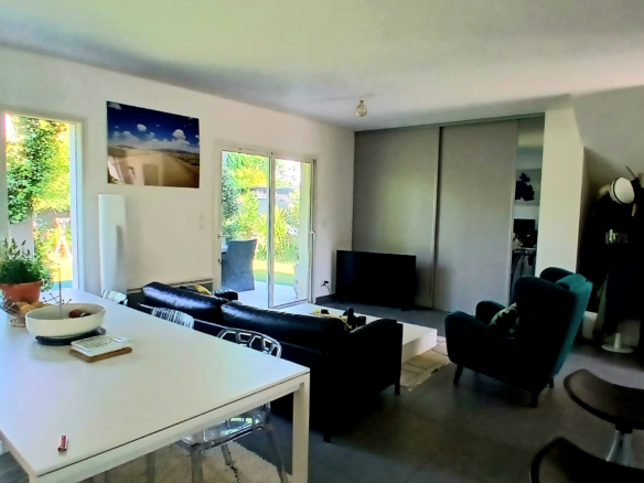 3-bedroom Detached House In Beziers, France (106 M²)