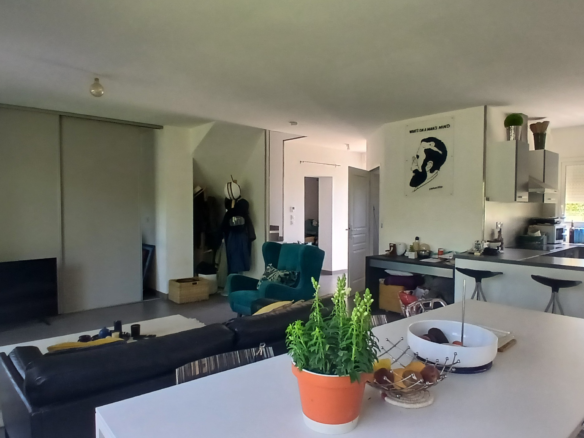 3-bedroom Detached House In Beziers, France (106 M²)