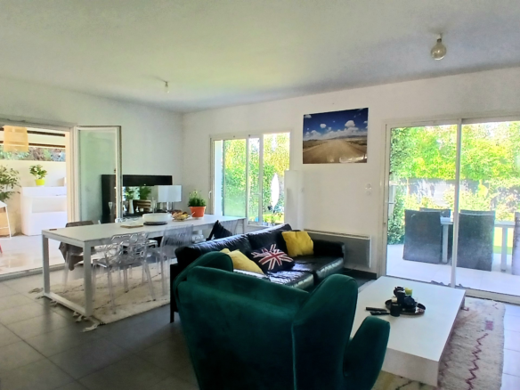 3-bedroom Detached House In Beziers, France (106 M²)