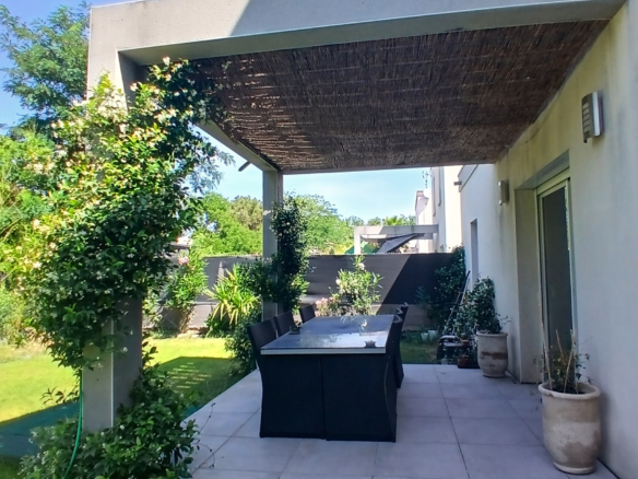 3-bedroom Detached House In Beziers, France (106 M²)