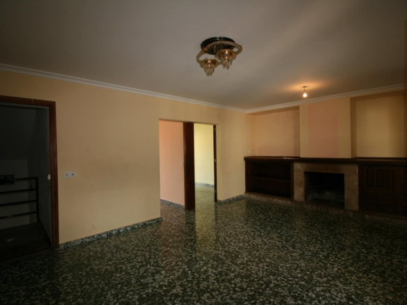 5-bedroom Village House In Pollensa, Spain (373 M²)