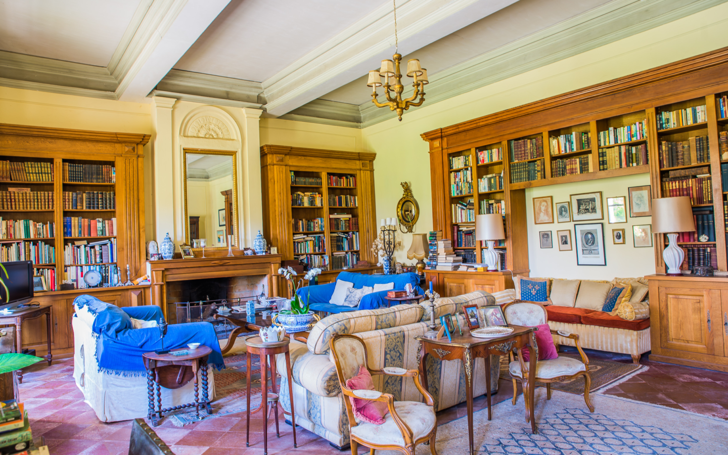 13-bedroom Property In Carcassonne, France (1.260 M²)