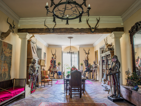 13-bedroom Property In Carcassonne, France (1.260 M²)