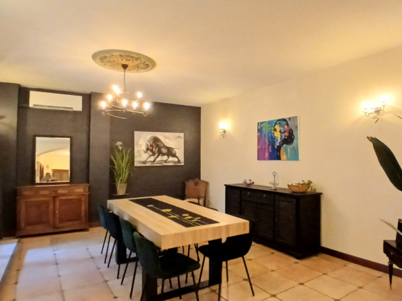 5-bedroom House In Capestang, France (195 M²)