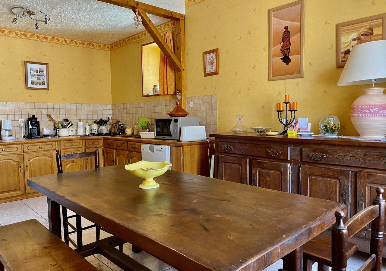 6-bedroom House In Cessenon Sur Orb, France (200 M²)