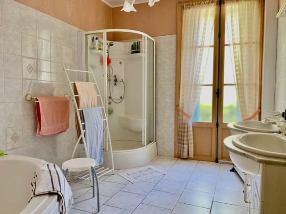 6-bedroom House In Cessenon Sur Orb, France (200 M²)