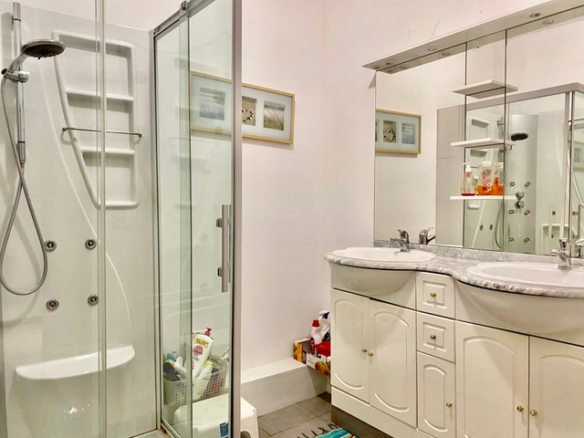 6-bedroom House In Cessenon Sur Orb, France (200 M²)