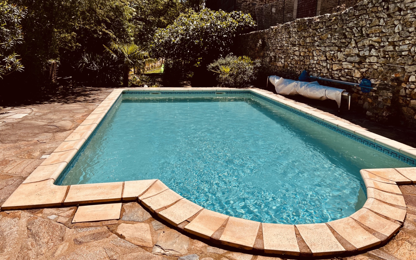 7-bedroom House In Faugeres, France (250 M²)