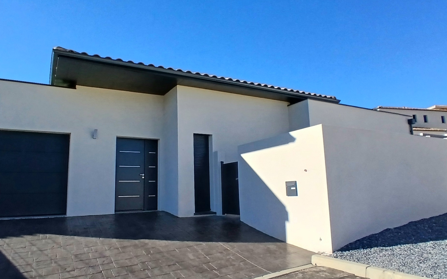3-bedroom Detached House In Cessenon Sur Orb, France (123 M²)