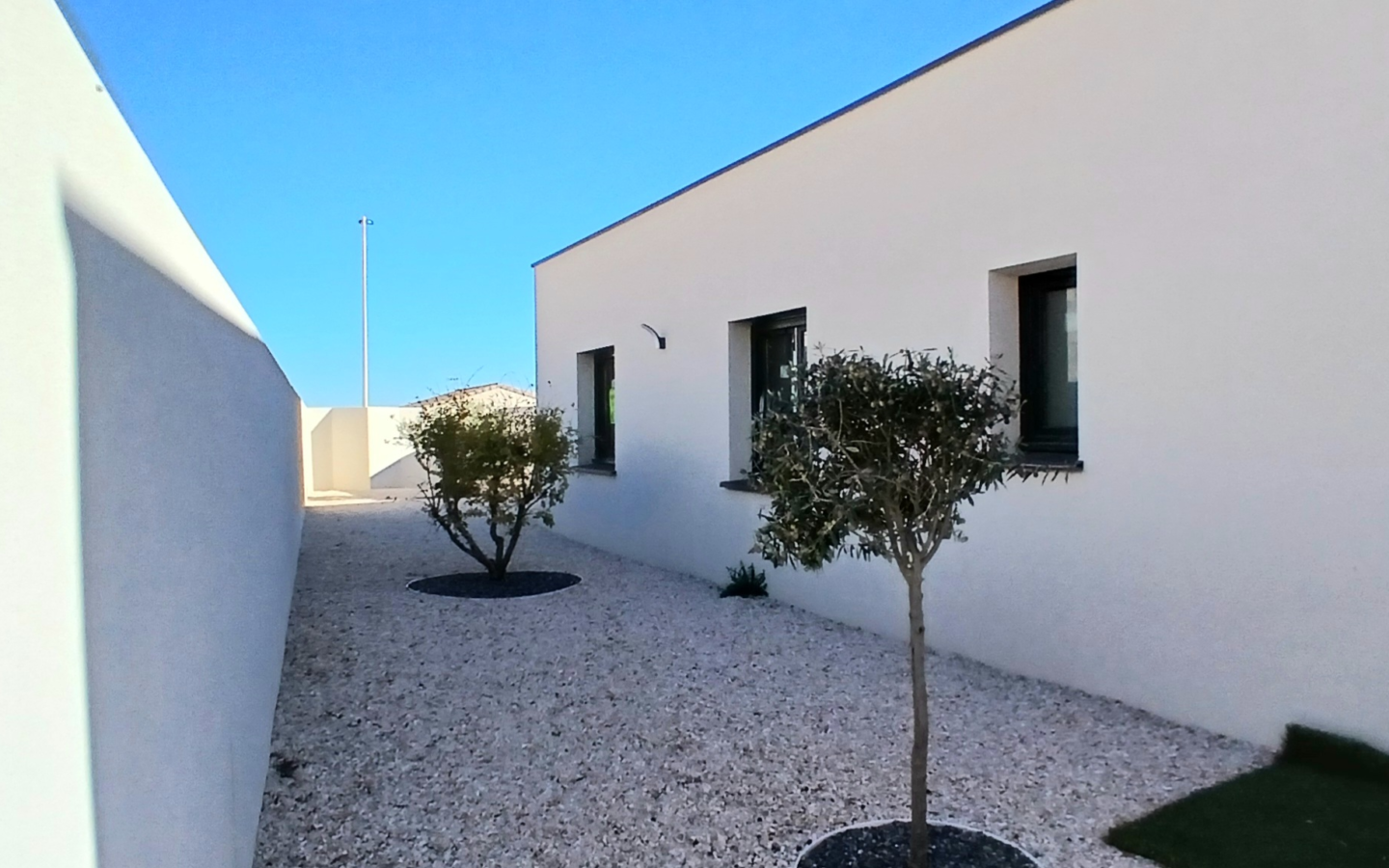 3-bedroom Detached House In Cessenon Sur Orb, France (123 M²)