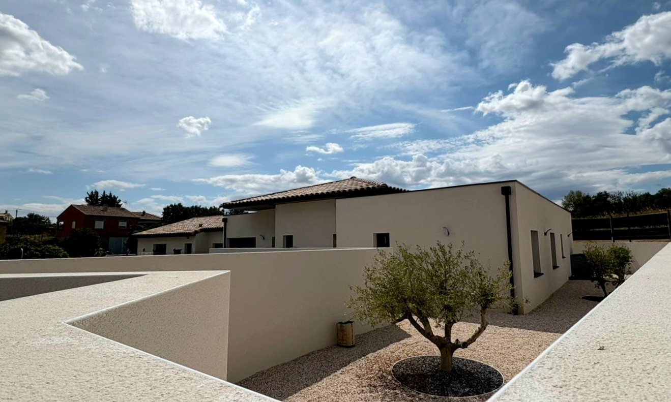3-bedroom Detached House In Cessenon Sur Orb, France (123 M²)