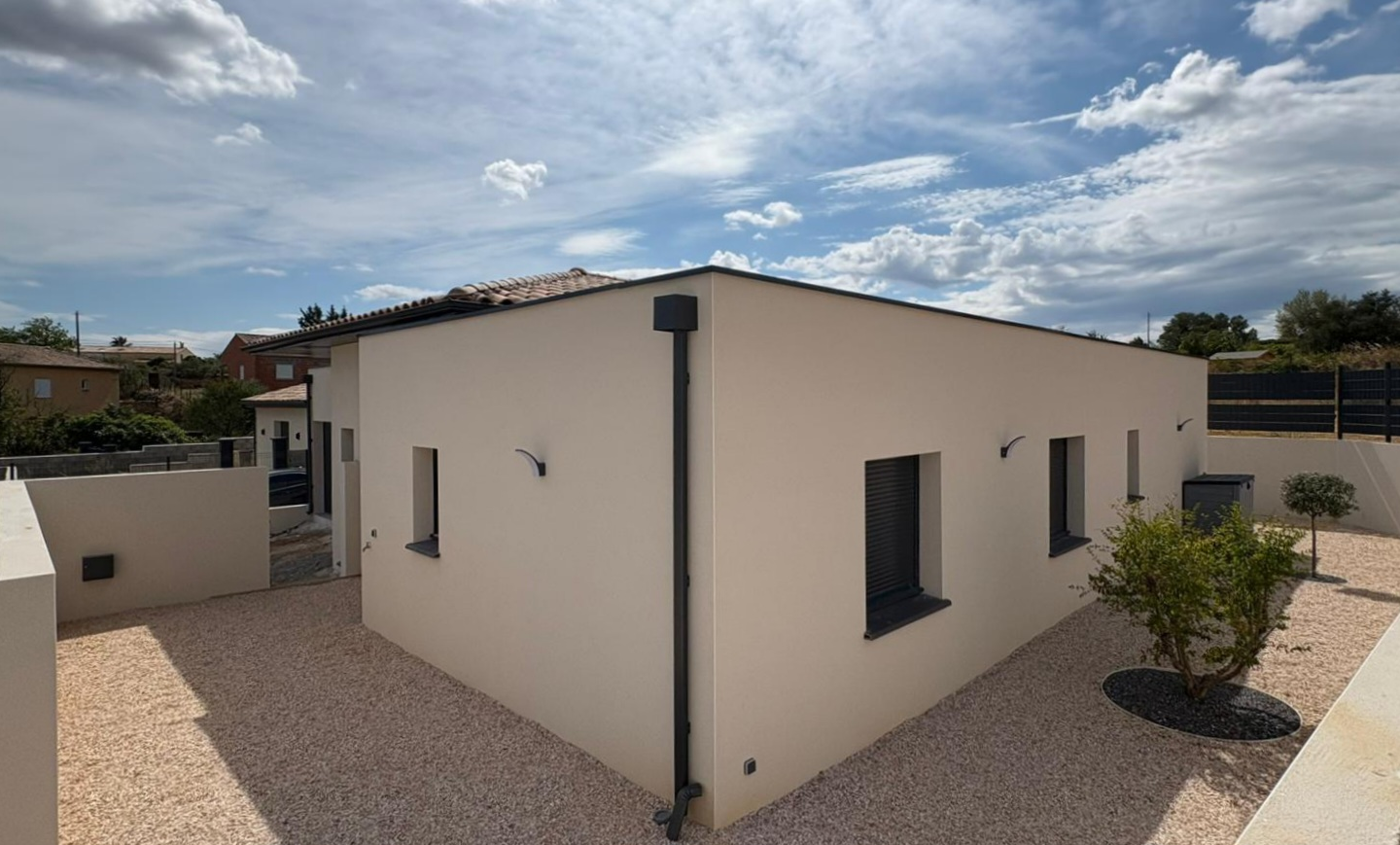 3-bedroom Detached House In Cessenon Sur Orb, France (123 M²)