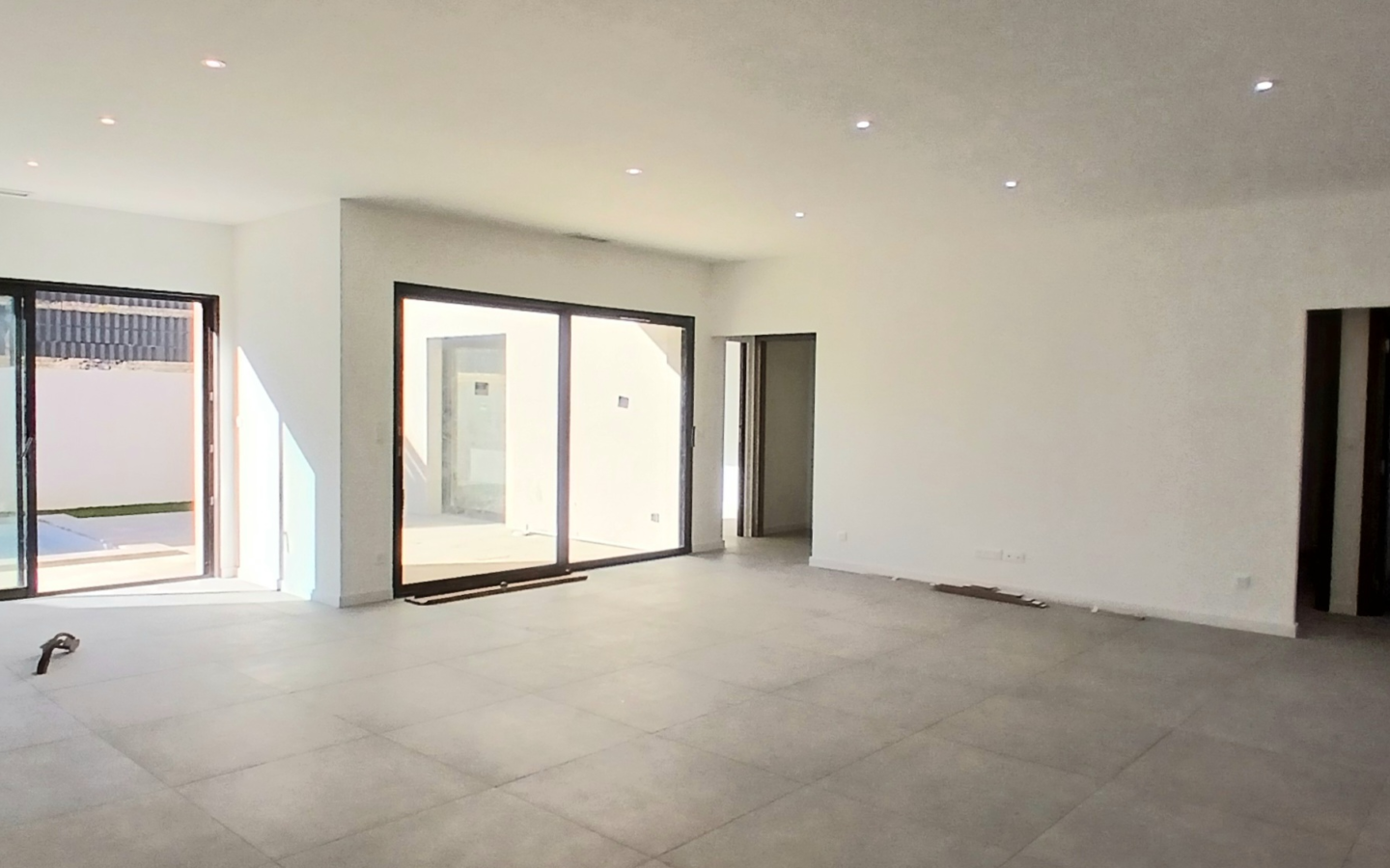 3-bedroom Detached House In Cessenon Sur Orb, France (123 M²)