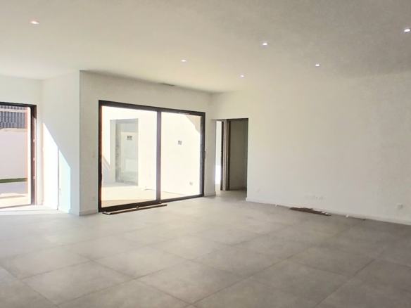 3-bedroom Detached House In Cessenon Sur Orb, France (123 M²)