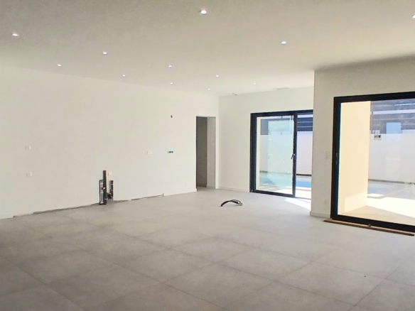 3-bedroom Detached House In Cessenon Sur Orb, France (123 M²)