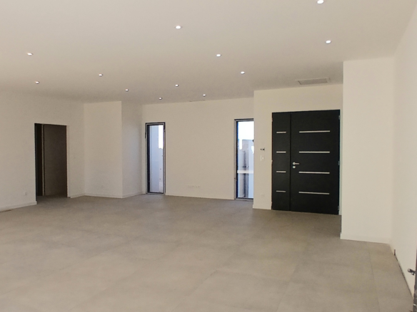 3-bedroom Detached House In Cessenon Sur Orb, France (123 M²)