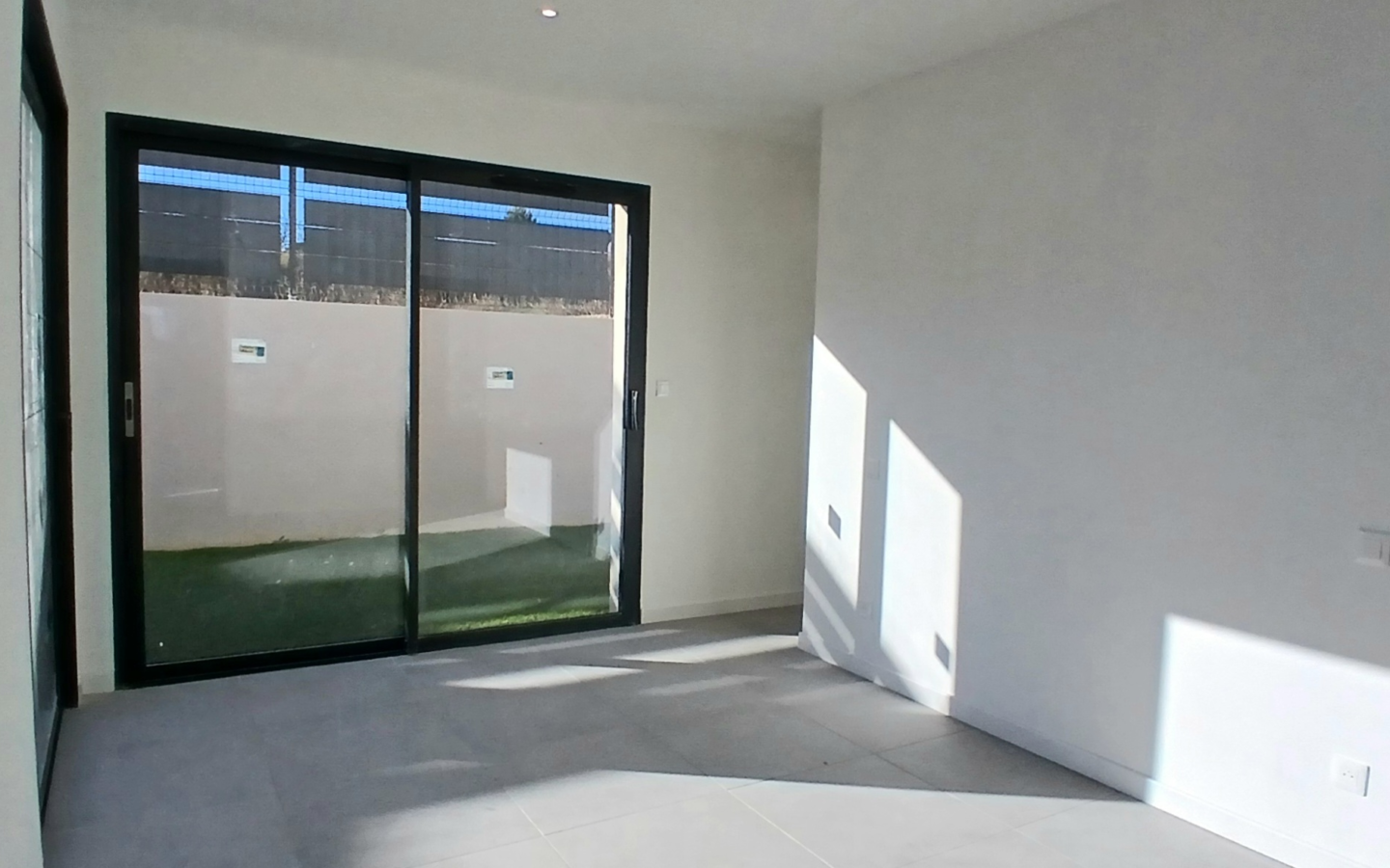 3-bedroom Detached House In Cessenon Sur Orb, France (123 M²)
