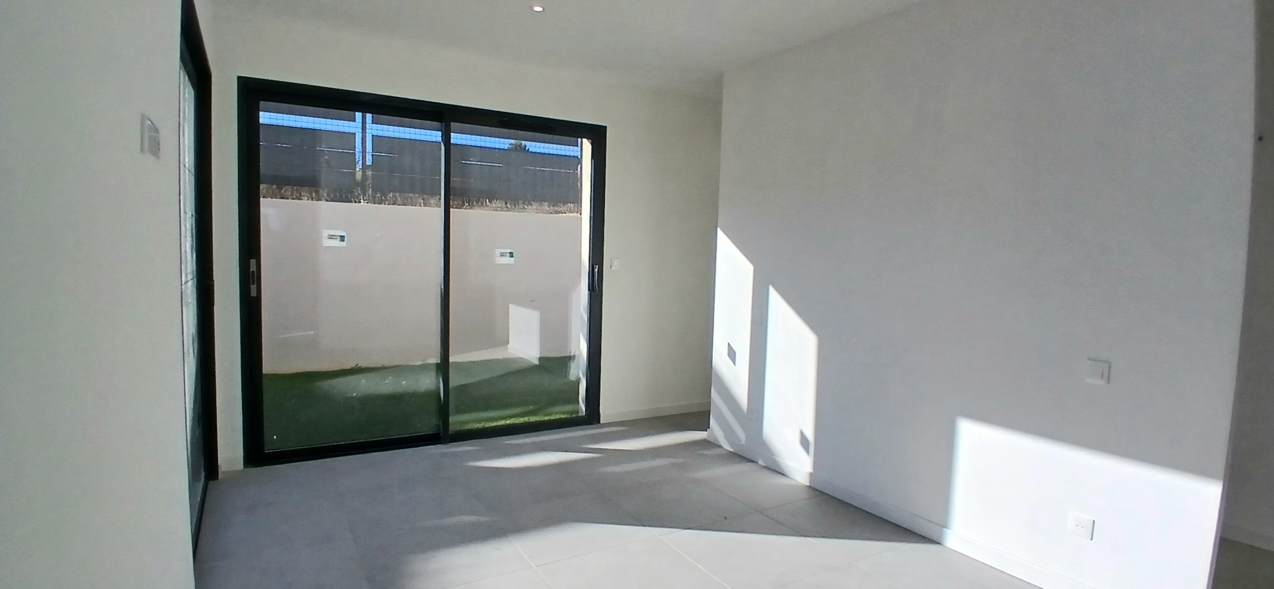 3-bedroom Detached House In Cessenon Sur Orb, France (123 M²)