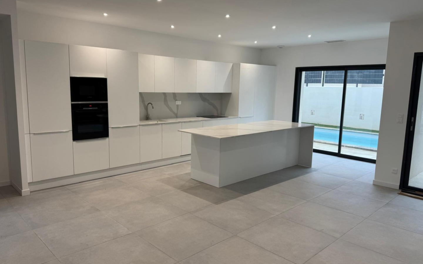 3-bedroom Detached House In Cessenon Sur Orb, France (123 M²)