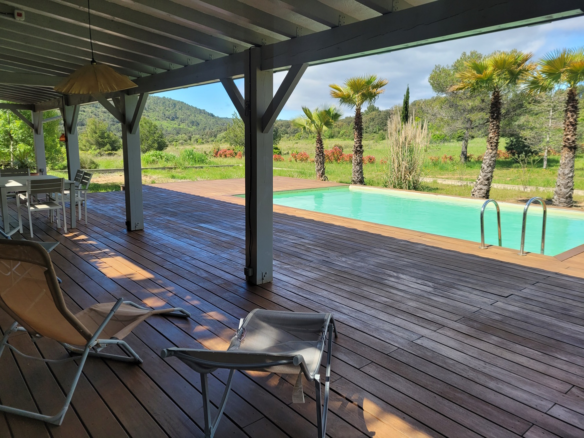 8-bedroom House In Saint Chinian, France (366 M²)