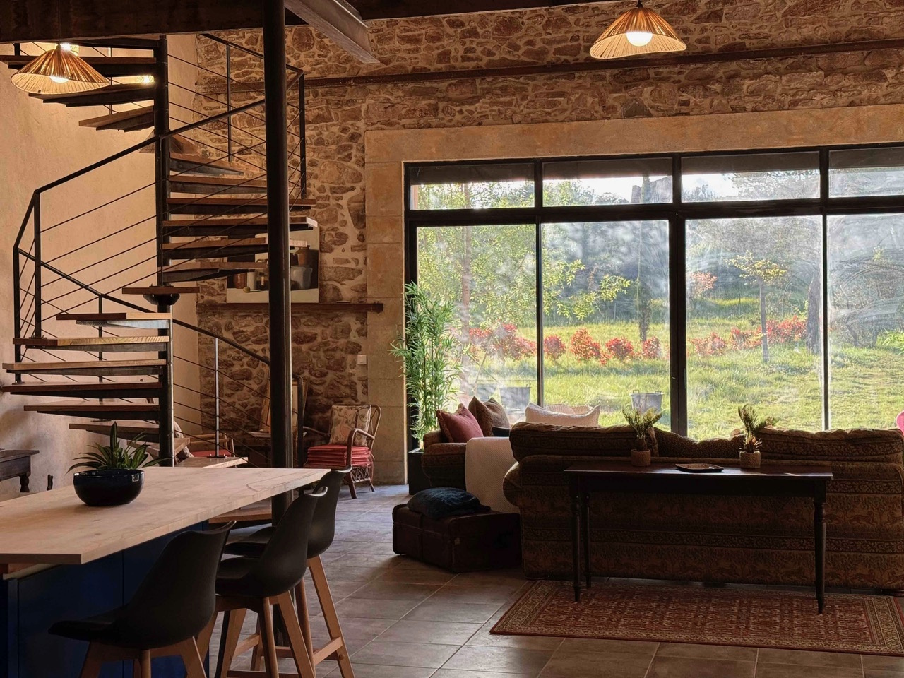 8-bedroom House In Saint Chinian, France (366 M²)