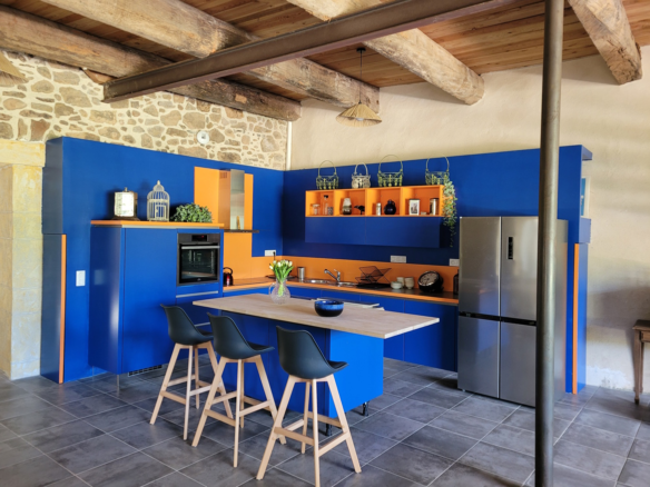 8-bedroom House In Saint Chinian, France (366 M²)