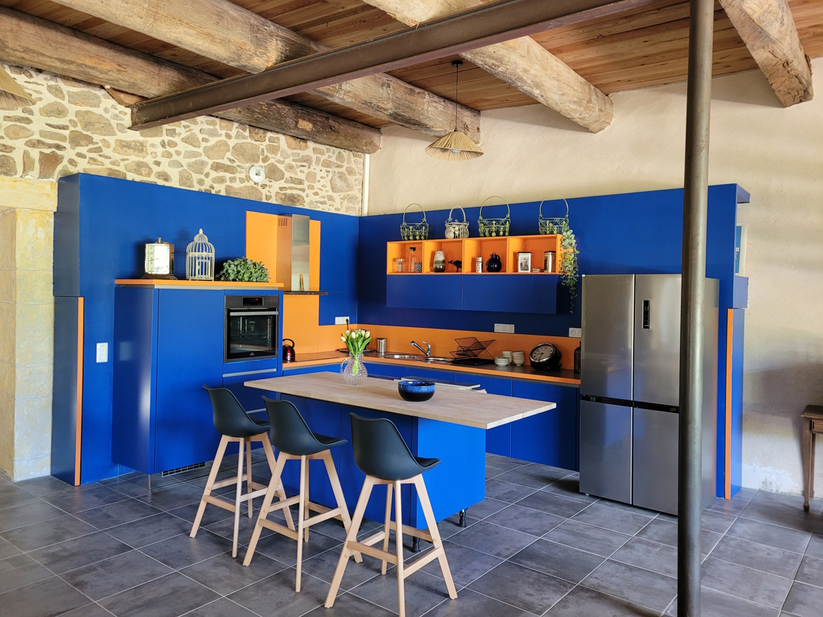 8-bedroom House In Saint Chinian, France (366 M²)