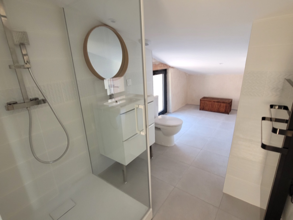 8-bedroom House In Saint Chinian, France (366 M²)