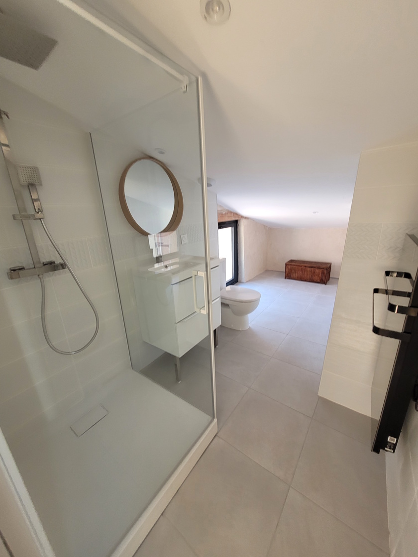 8-bedroom House In Saint Chinian, France (366 M²)