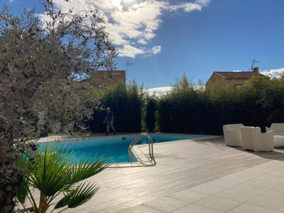 5-bedroom Detached House In Beziers, France (200 M²)