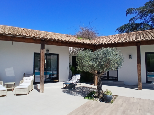 5-bedroom Detached House In Beziers, France (200 M²)