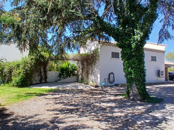 5-bedroom Detached House In Beziers, France (200 M²)