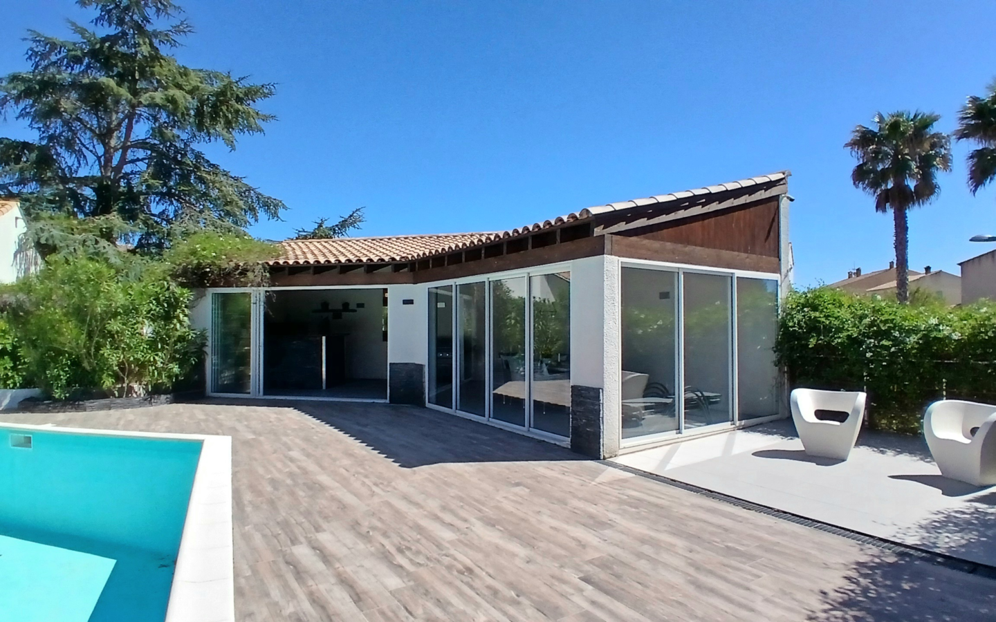 5-bedroom Detached House In Beziers, France (200 M²)