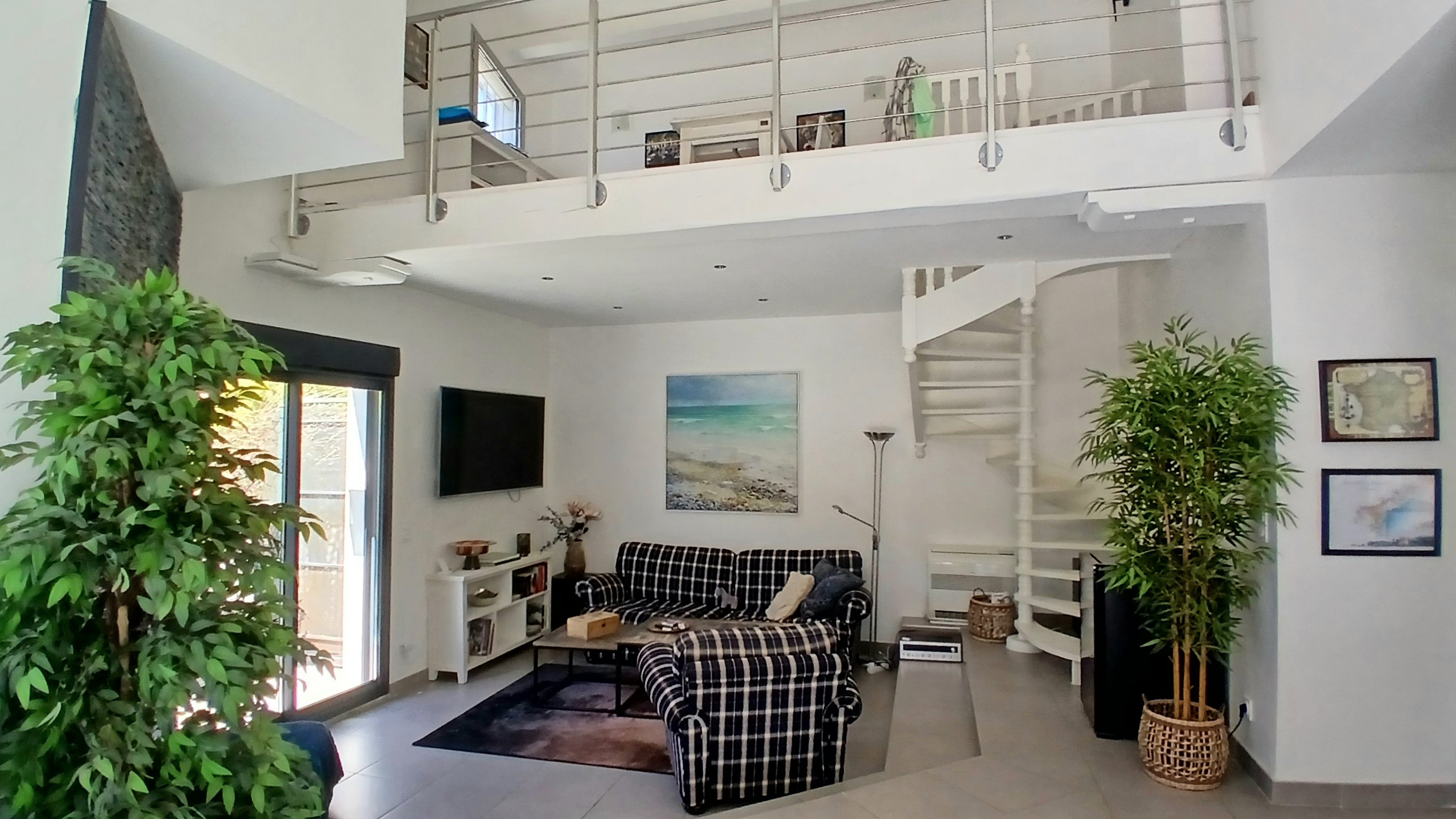 5-bedroom Detached House In Beziers, France (200 M²)