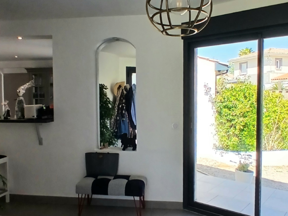 5-bedroom Detached House In Beziers, France (200 M²)